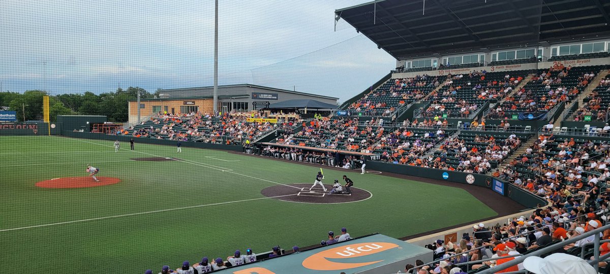 So glad I took off work to make the drive to Austin for tonight's regional win. One of the best post-season experiences I've had as a UTSA fan. Constantly amazed by how far this athletics department has come