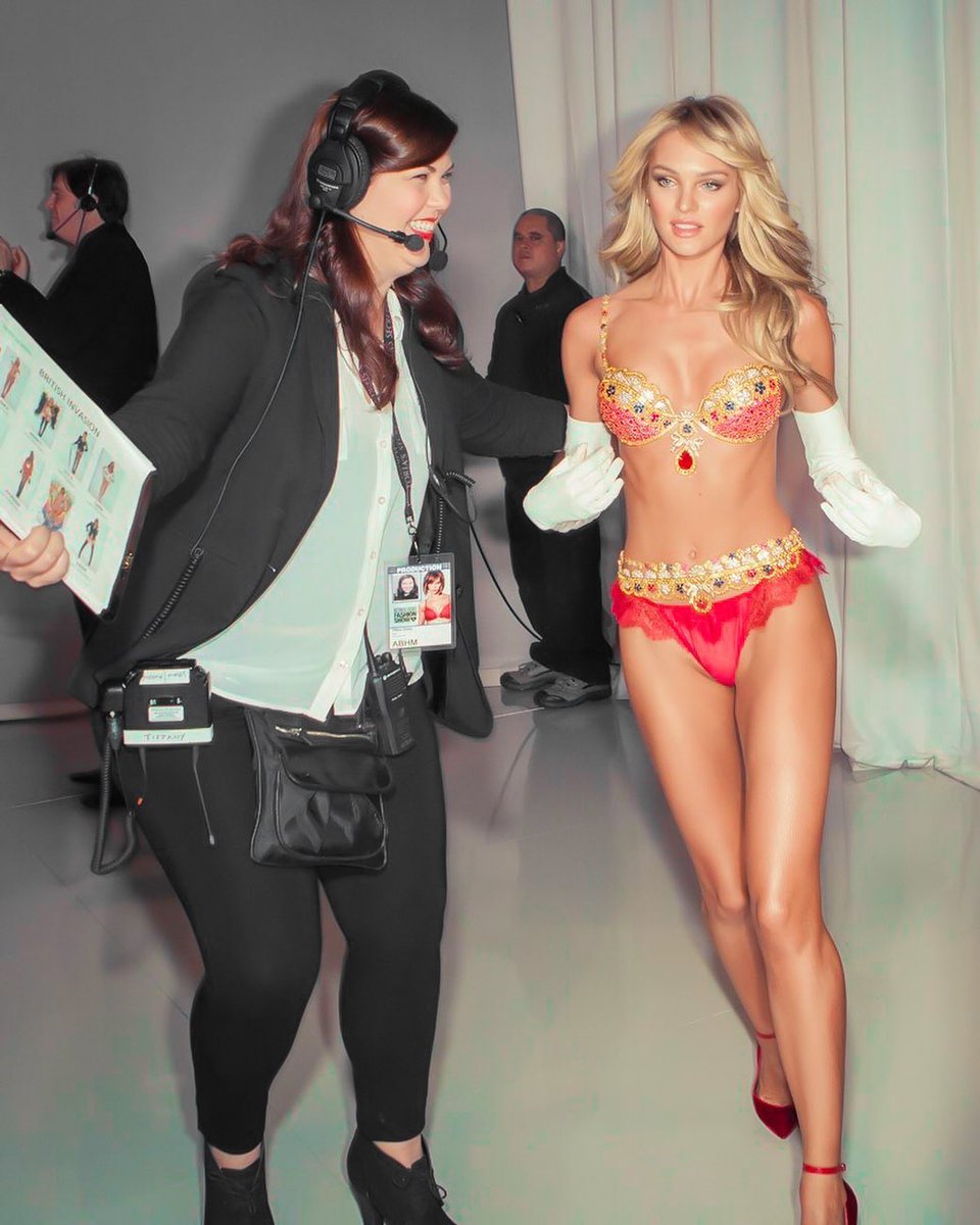 ami_vslover's tweet photo. #Candice 💎 @angelcandice #CandiceSwanepoel #VictoriasSecret #VSFashionShow #VSFS #lingerie #fantasybra #beautiful #angel #fabulous #gorgeous #goddess #love #amazing #flawless #perfect #model #queen #awesome #lovely #vs #wonderful #stunning #hot #cute #sweet #cool #favorite #muse https://t.co/kdzIOJXbl6