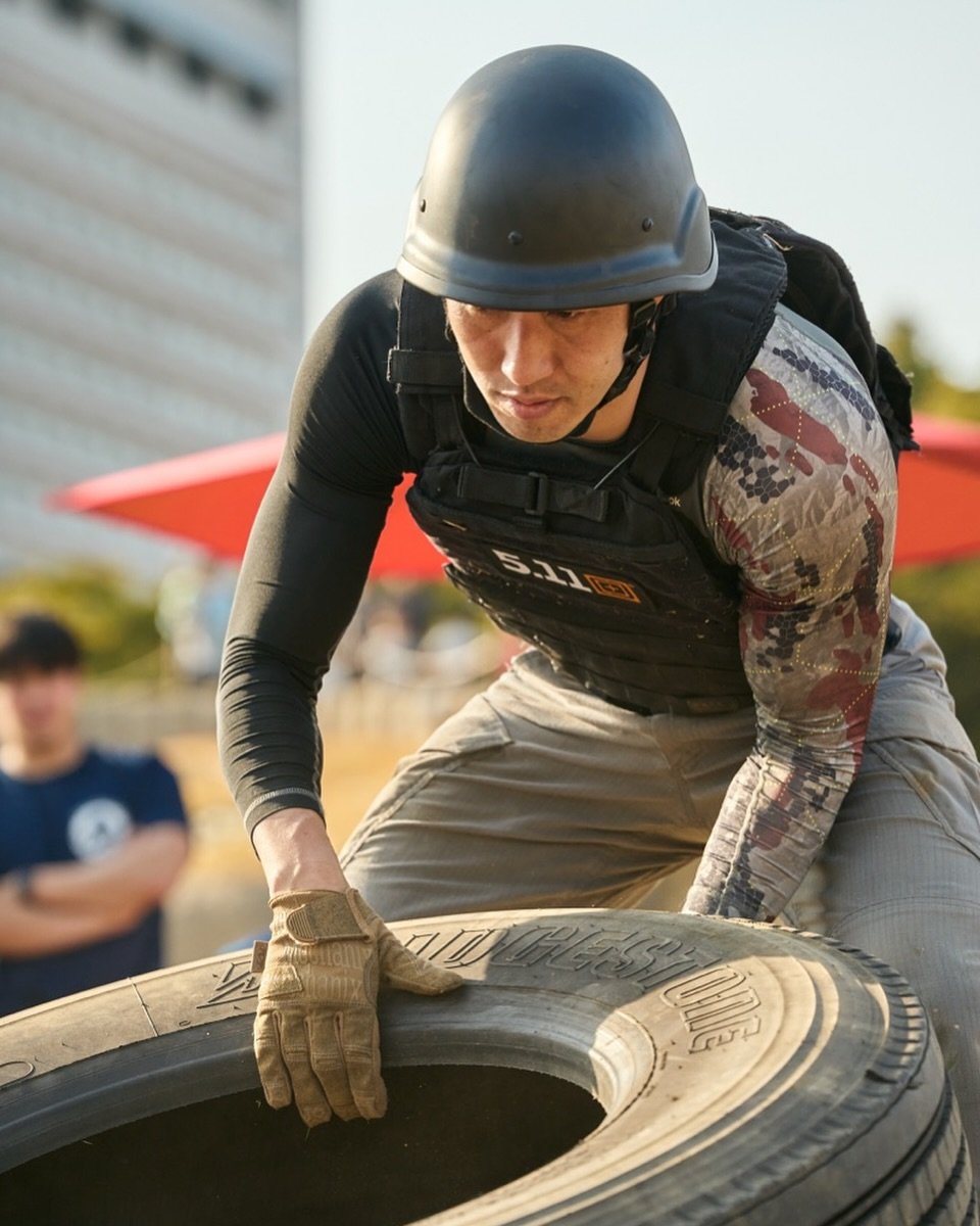 Mechanix_JP's tweet photo. Reposting https://t.co/Si38m3GELa
メカニクスウェアジャパンは、現役官公庁職員（消防士、警察官、自衛官等） が出場する日本発祥の短距離障害物レース 「スサノオジャパン第5回横浜大会」 (6月1日開催)に協賛しています。 命を懸けて人を救う人たち の現場での負傷率の低下や、各任務におけるパフォーマンス・技術の向上を目的としたプログラムを元に完成したフィットネスイベント「スサノオジャパン」のその理念に賛同しています。
今年3月2日に幕張海浜公園で開催された前回の大会では、自衛隊の選手にプレシジョンプロを着用していただき、その耐久性やグリップ力が競技の場で発揮されました。 メカニクスウェアは、過酷な環境で挑戦するすべてのプロフェッショナルを支えています。