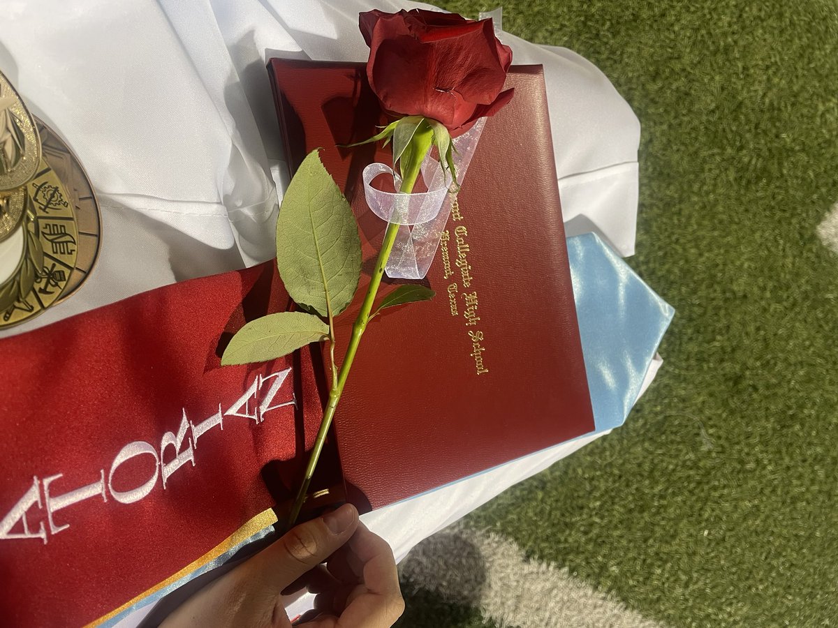 FUCK YEAH I JUST GRADUATED HIGH SCHOOLLLLLLL