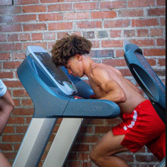 JadenJamerson10's tweet photo. Putting that work in mornings and afternoons, I’m about to be locked and loaded for this upcoming freshman season‼️😤 @tony_mccoy3 @BryantWill757 @PrepRedzoneNM @nmpreps @nmprepcosports @LaCuevaFootball #DB #lockdownszn https://t.co/pu0u7SDlBp