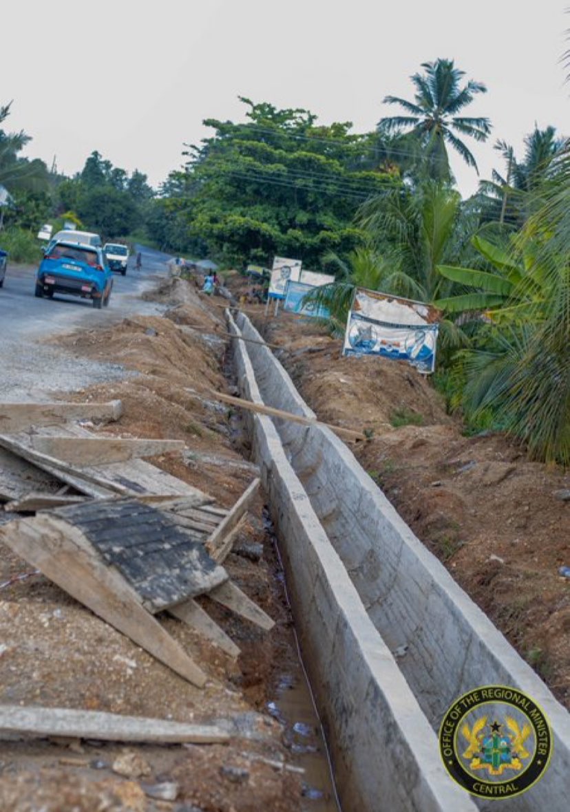 Berry ☯︎🦍🥷 (@fanti_boy) on Twitter photo Yesterday, the central regional minister <a href="/EkowEduamoah/">Hon. Ekow Panyin Okyere Eduamoah</a> conducted a thorough inspection of ongoing road maintenance works on key infrastructure projects. Including the Yamoransa-Fosu Road, Fosu-Twifo Praso Road, and Praso-Cape Coast Road. As part of our commitment to enhancing Yesterday, the central regional minister <a href="/EkowEduamoah/">Hon. Ekow Panyin Okyere Eduamoah</a> conducted a thorough inspection of ongoing road maintenance works on key infrastructure projects. Including the Yamoransa-Fosu Road, Fosu-Twifo Praso Road, and Praso-Cape Coast Road. As part of our commitment to enhancing