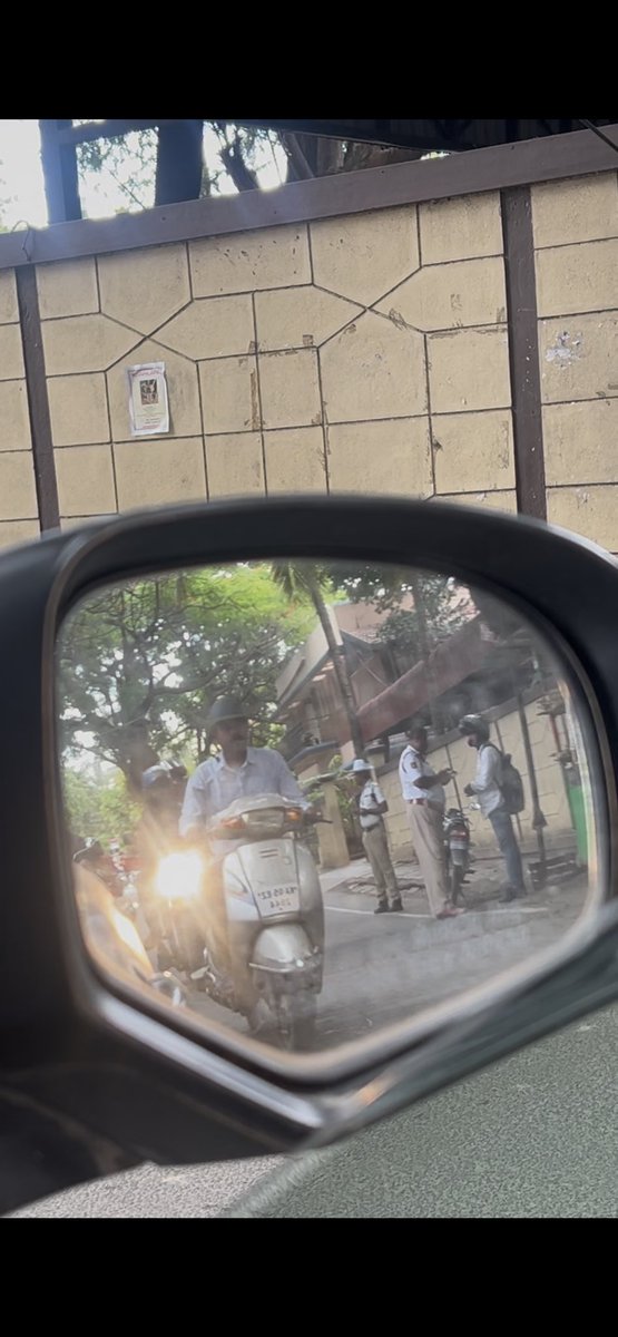 vishalchinnappa's tweet photo. Traffic police in JP Nagar 6th Phase are more focused on side-road “collections” than actual traffic management. While we work hard and pay our taxes, they’re busy stopping riders on calm streets and collecting fines randomly. This isn’t enforcement — it’s extortion. https://t.co/xjmLVcGAu3