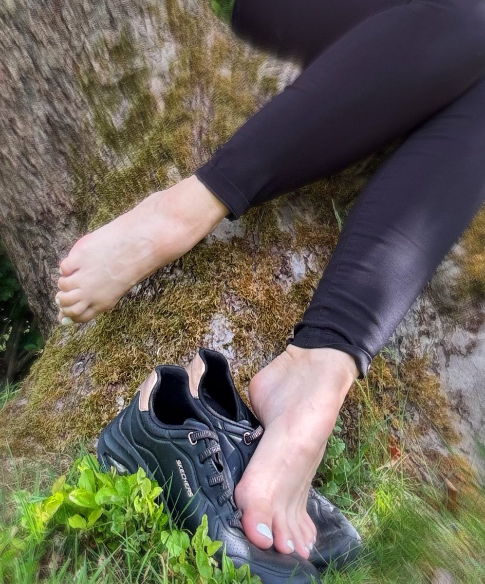 Your princess's feet look even more beautiful in nature. And I also found the perfect throne.👑  

 <a href="/Feetcentral13/">Feetcentral</a> <a href="/FootParadiseRT/">#FootParadise RT Group</a> <a href="/cheesytoesands2/">cheesytoesands1</a> <a href="/soleman4life/">soleman4life</a> <a href="/HerSexyFeet/">👣 Her Sexy Feet 👣</a>