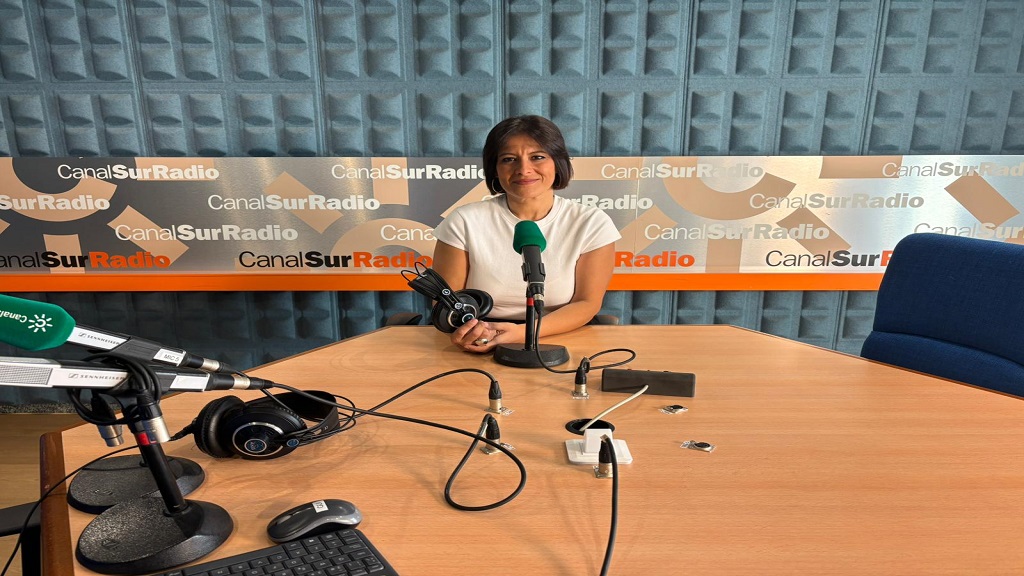 Gente de Andalucía (@genteandalucia) on Twitter photo El Síndrome de Tourette, explicado y visibilizado 'desde el corazón y la experiencia' por la gaditana Milián Oneto 💪👏
🗣️<a href="/PepeDaRosa1/">Pepe Da-Rosa</a> <a href="/AnaCarvajalMore/">Ana Carvajal Moreno</a> en <a href="/CanalSurRadio/">Canal Sur Radio</a> 📻
Escúchalo aquí 👇
👉 canalsur.es/multimedia.htm…👈 El Síndrome de Tourette, explicado y visibilizado 'desde el corazón y la experiencia' por la gaditana Milián Oneto 💪👏
🗣️<a href="/PepeDaRosa1/">Pepe Da-Rosa</a> <a href="/AnaCarvajalMore/">Ana Carvajal Moreno</a> en <a href="/CanalSurRadio/">Canal Sur Radio</a> 📻
Escúchalo aquí 👇
👉 canalsur.es/multimedia.htm…👈