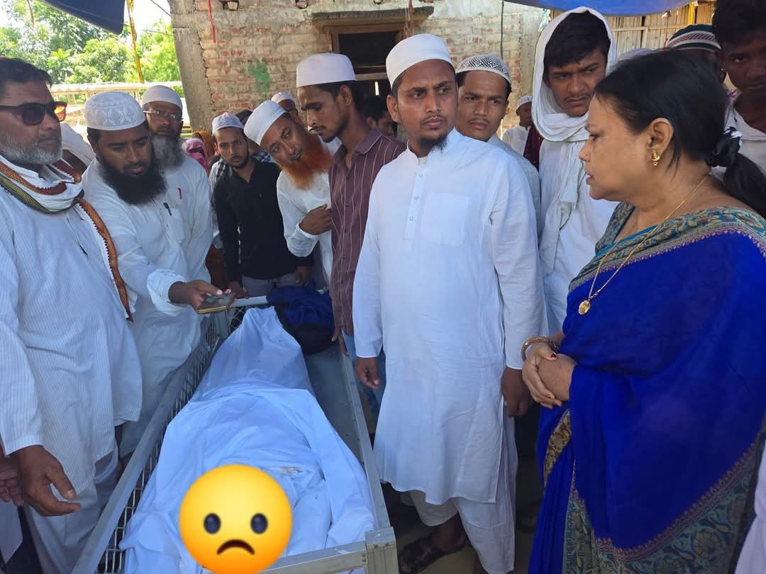 XMARTYAMAN35847's tweet photo. मुसलमानों का वोट लेने वाले #राजद और #का��ग्रेस का कोई भी बड़ा नेता अभी तक पीड़ित परिवार से मिलने नहीं गया है ना ही पीड़ित परिवार को इंसाफ दिलाने के लिए कोई आवाज़ उठाया है 
मैं बात कर रहा मरहूम मास्टर मंसूर साहेब की जिनकी कुछ दिन पहले हत्या कर दी गई थी https://t.co/UulKlSkXtt