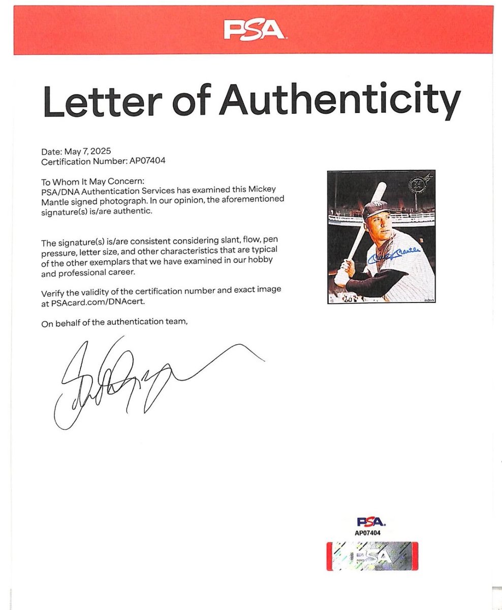 Steve_Grad's tweet image. If you ever want to see how far @PSAcard has fallen look no further than this Operation Bullpen Mickey Mantle. Numbered on the bottom this photo was never signed by Mantle but when no one has a clue you get this. #awful