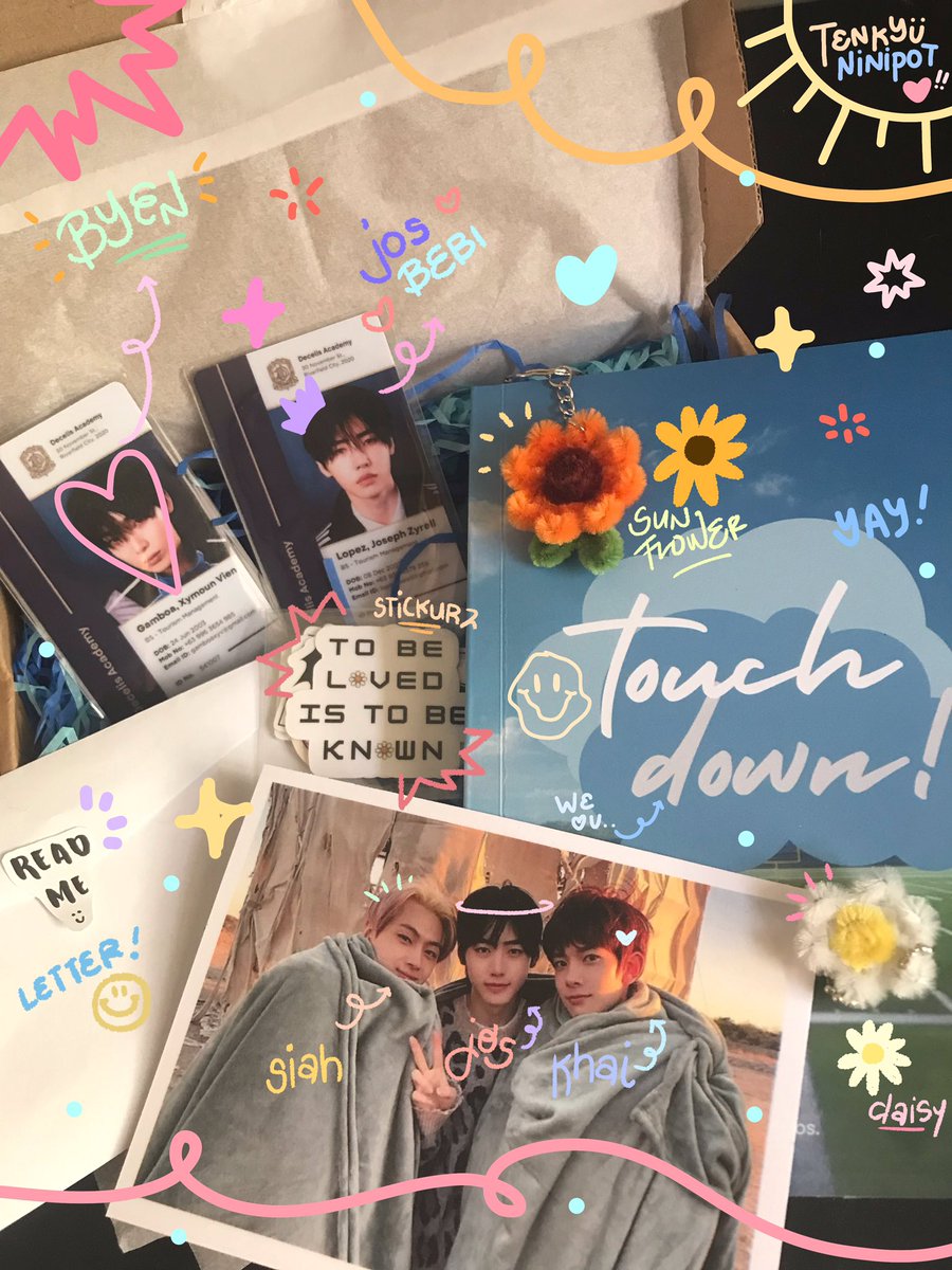 foxncatz's tweet photo. THEYRE HOMEEEE !!! 🥹💛 tenkyu so much ninipot for td!-verse,, alavyew n im so proud of yew beri muchie <3 kileg asf kay byen WHAGSHAHS
@doscribbles
#TouchdownLanded #nakakatouchdown #KhaiSiahZyTakesTheField #whathaffenjosiknowkhaisiahryt https://t.co/hhOb1z26pp