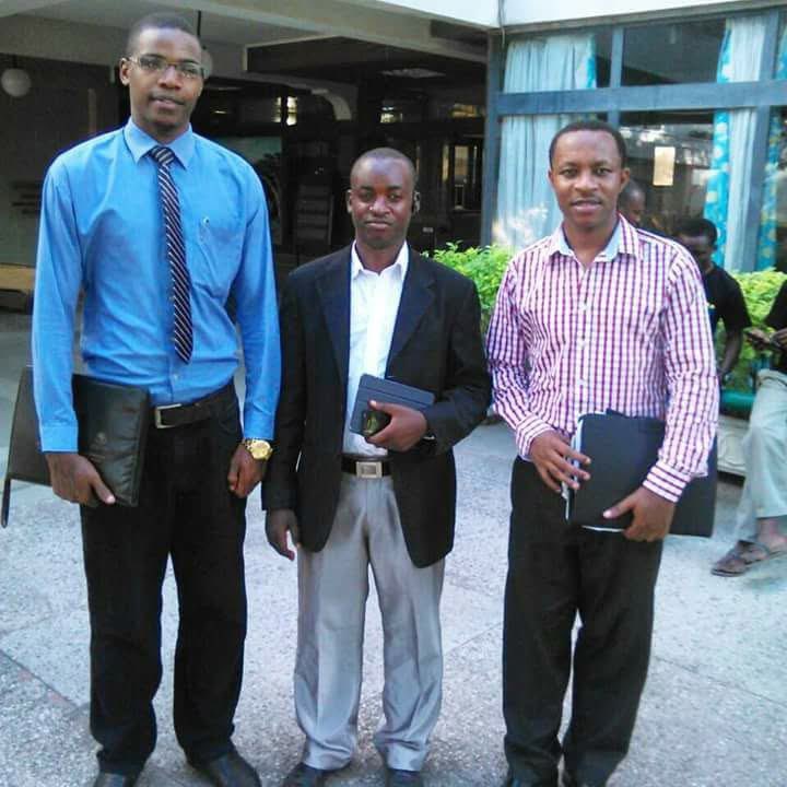 Bob Chacha Wangwe (@bobwangwe) on Twitter photo Miaka 11 iliyopita. Kuanzia kushoto ni mimi, <a href="/YerickoNyerereT/">Yericko Nyerere</a> na Ben Rabiu Saanane. Hapa tulikuwa tumetoka kwenye kikao kazi kusukuma campaign ya #IPTLBringBackOurMoney”. Masikitiko yangu ni kuona ndugu yetu mwenye suruali ya mchele mchele ameyumba kwenye harakati. Miaka 11 iliyopita. Kuanzia kushoto ni mimi, <a href="/YerickoNyerereT/">Yericko Nyerere</a> na Ben Rabiu Saanane. Hapa tulikuwa tumetoka kwenye kikao kazi kusukuma campaign ya #IPTLBringBackOurMoney”. Masikitiko yangu ni kuona ndugu yetu mwenye suruali ya mchele mchele ameyumba kwenye harakati.