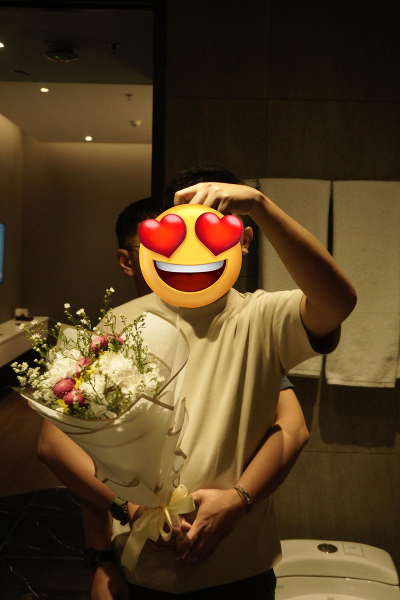 teamlunox's tweet photo. Merayakan setahun kebersamaan, dan akan terus berlanjut hingga bertahun2

Menjadi manusia, makhluk, serta jiwa yang selalu dirayakan, adalah Hal TERINDAH serta TERBAIK saat ini

Sisimu, bersanding bersama

Kekasihmu,
DH https://t.co/lMYla7VVzX