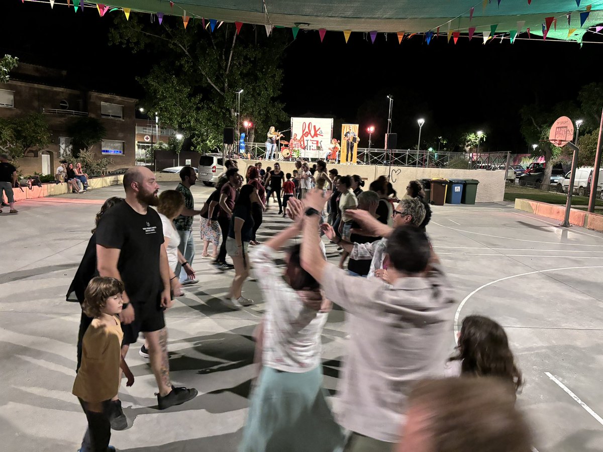 Òmnium Alt Camp (@omniumaltcamp) on Twitter photo 🪗Anit vam celebrar el final de curs de Balls Flok amb Folkatr3s. Un acte que s'ha emmarcat dins de les festes de la <a href="/UAFValls/">Unió Anelles de la Flama</a>! Moltes gràcies per l'acollida i per participar-hi!🥳
Un acte que ha estat possible gràcies al patrocini d'Altcam Automotive!👏🏻 🪗Anit vam celebrar el final de curs de Balls Flok amb Folkatr3s. Un acte que s'ha emmarcat dins de les festes de la <a href="/UAFValls/">Unió Anelles de la Flama</a>! Moltes gràcies per l'acollida i per participar-hi!🥳
Un acte que ha estat possible gràcies al patrocini d'Altcam Automotive!👏🏻