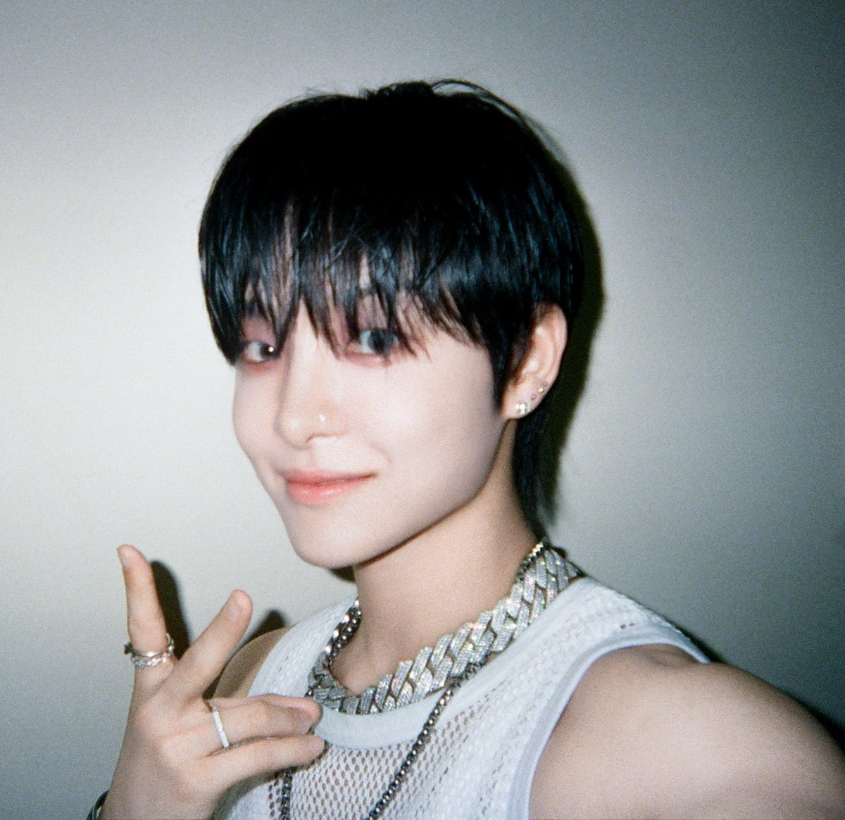 _hourlyjihoon's tweet photo. #JIHOON 📸 https://t.co/dLb9d1oi9t