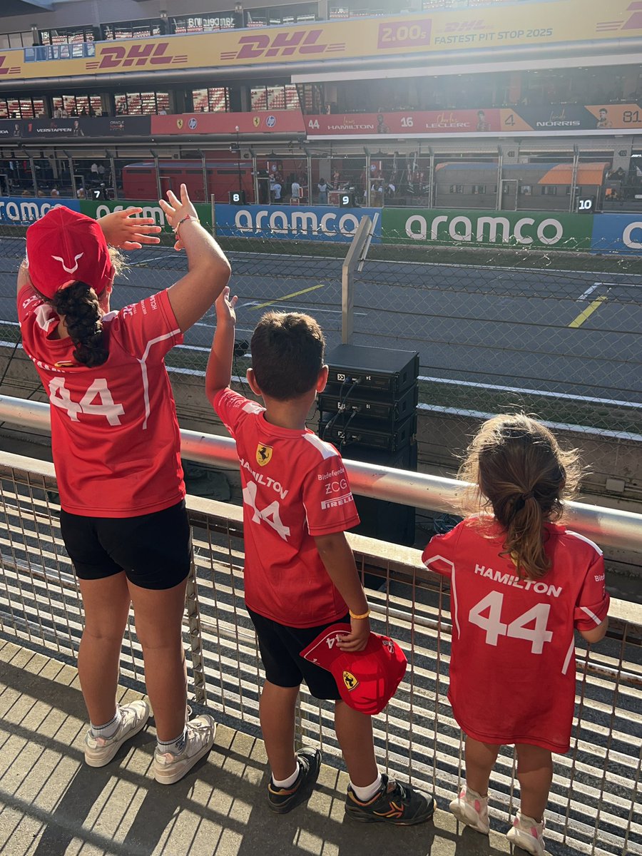 mamidash13's tweet photo. @ScuderiaFerrari 😍😍😍 https://t.co/etnx8e2ihD