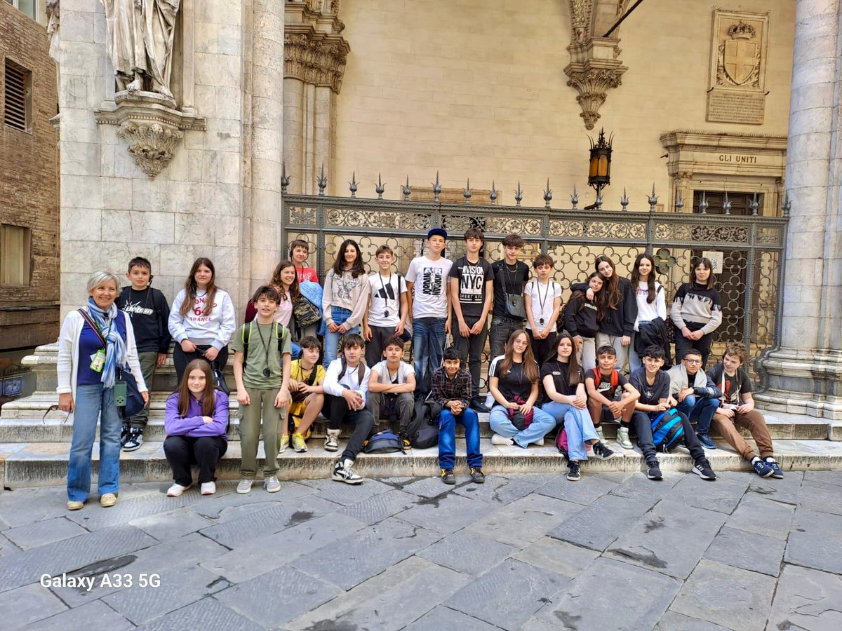 🎒 Si è concluso con una bellissima visita guidata a #Siena il progetto "Transitare Paesaggi Culturali", dedicato alle scuole.

🌱Alla scoperta del patrimonio dei territori sulla #ViaFrancigena in Emilia-Romagna, tra il Comune di <a href="/Calendasco/">Calendasco</a>  (PC) e il Comune di <a href="/BercetoCO/">Berceto</a>  (PR).
