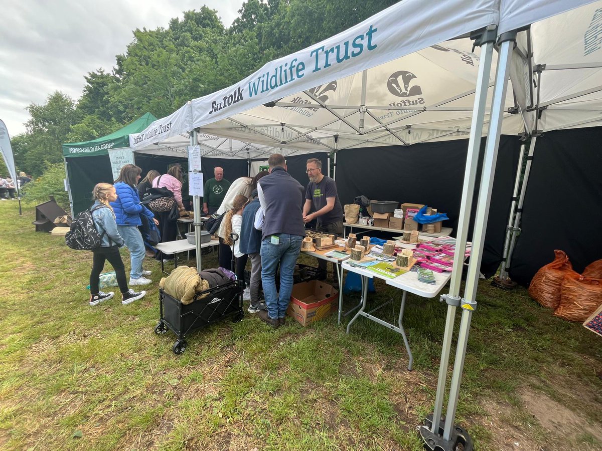 GreenwaysProj's tweet image. Two great days at the @SuffolkShow thanks to @suffolkwildlife . With Ipswich Wildlife Group, almost 300 bug homes made with children & families, to take home. Lots of wildlife conversations too. Many thanks to our volunteers for helping. @IpswichGov @EastSuffolk @BaberghSuffolk