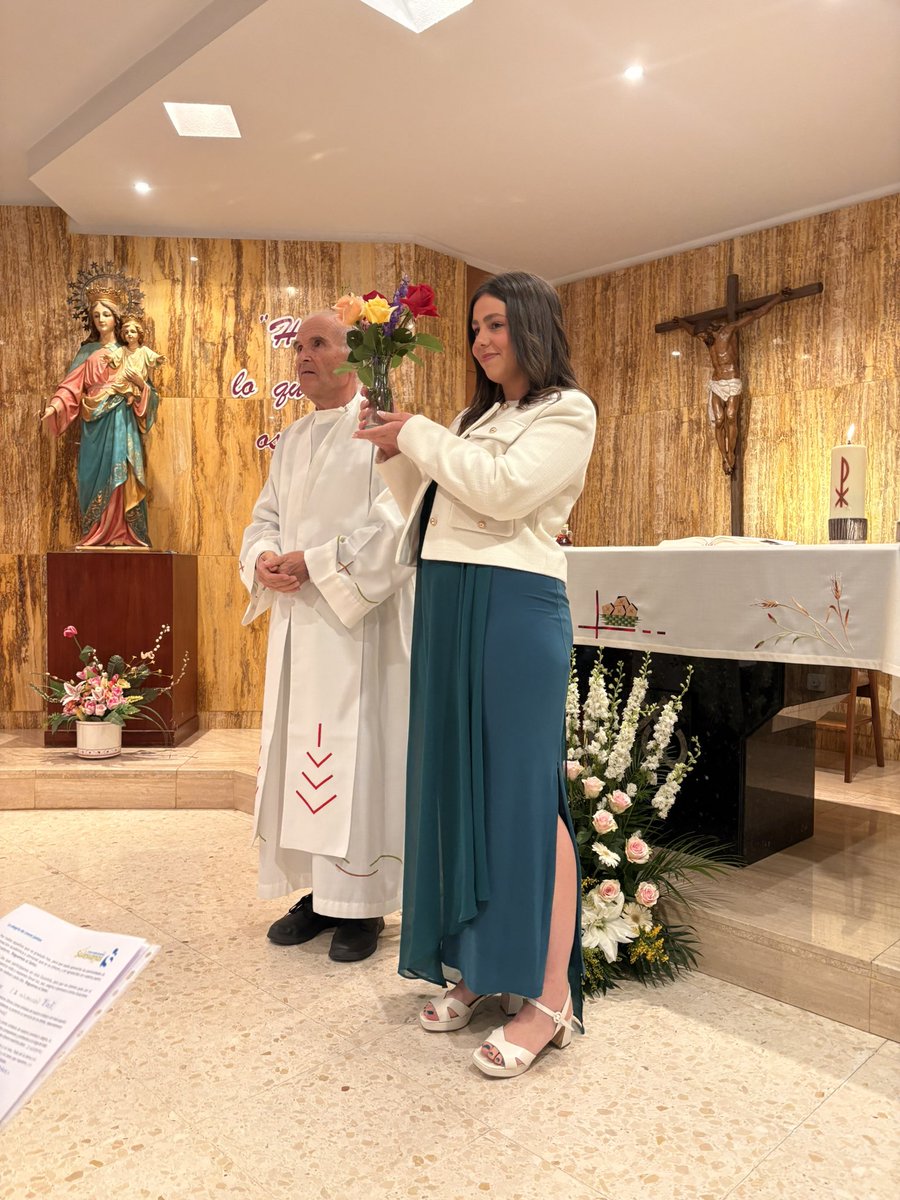 cma_leon's tweet photo. ✨ #Graduación2025
Emoción, recuerdos y esperanza.
Eucaristía con #familias y #alumnos.
Gracias por todo lo vivido 💙
#HomenajeAlumnosSegundo2025
#FP #CiclosFormativos
#GestiónAdministrativa #RPAE #ASIR #DAM #AdministraciónyFinanzas
#Confía #SalesianasTieneSuPunto @SalesianasEs https://t.co/ecTBl9Ww8A