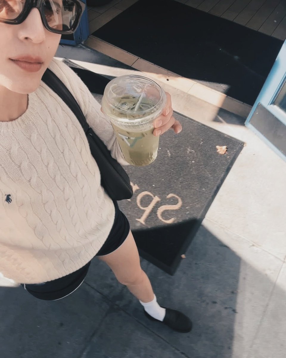 (🍵)
Cool matcha in my hands, a quiet escape from the day. Refreshing, calming, and just the pause i needed.