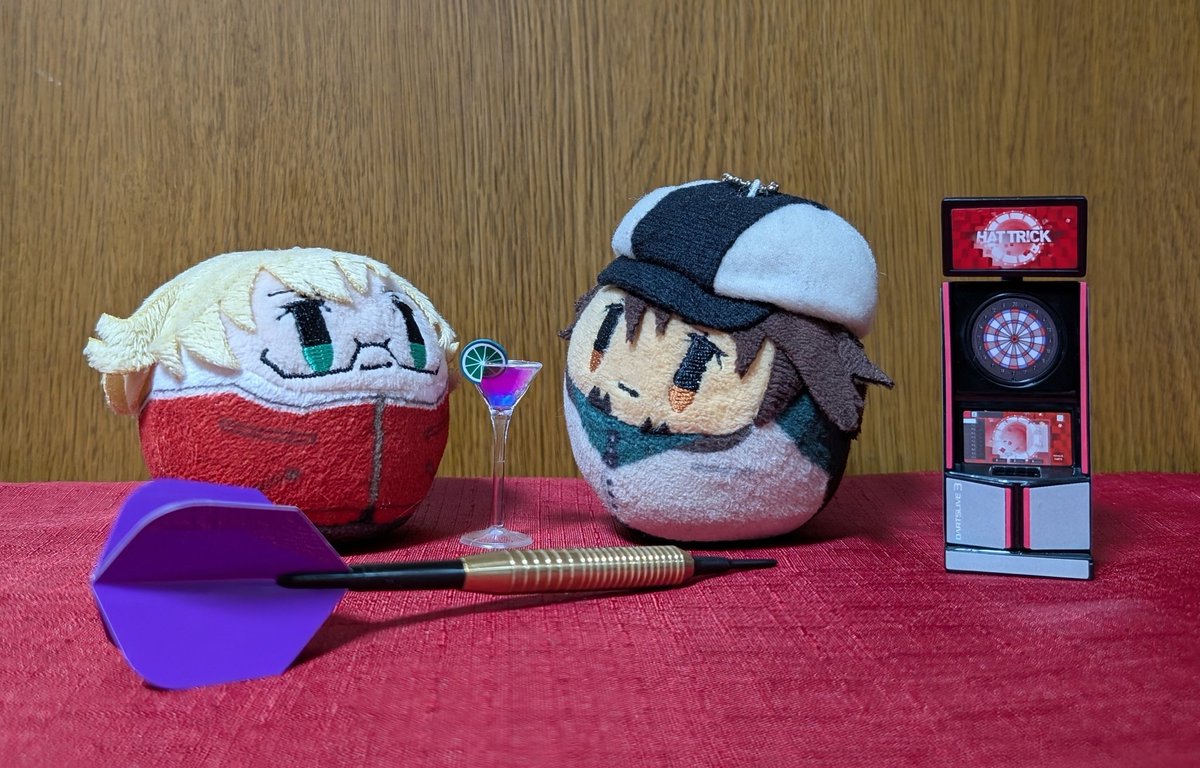 カクテルを楽しみつつ
ダーツに興じるバディを見かけました。