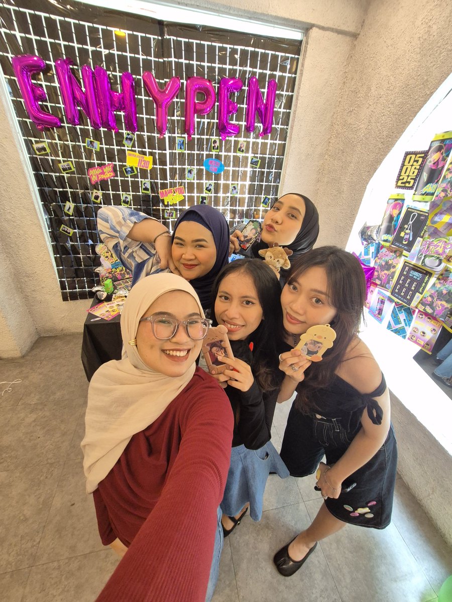 jaeyunjin_'s tweet photo. today's event @vENdingstations 🛸🌟🪩🎰

🎎 @fruhlingskies @pradajakey @jinheejjun @pppeachfuz https://t.co/rCKXiUMwBX