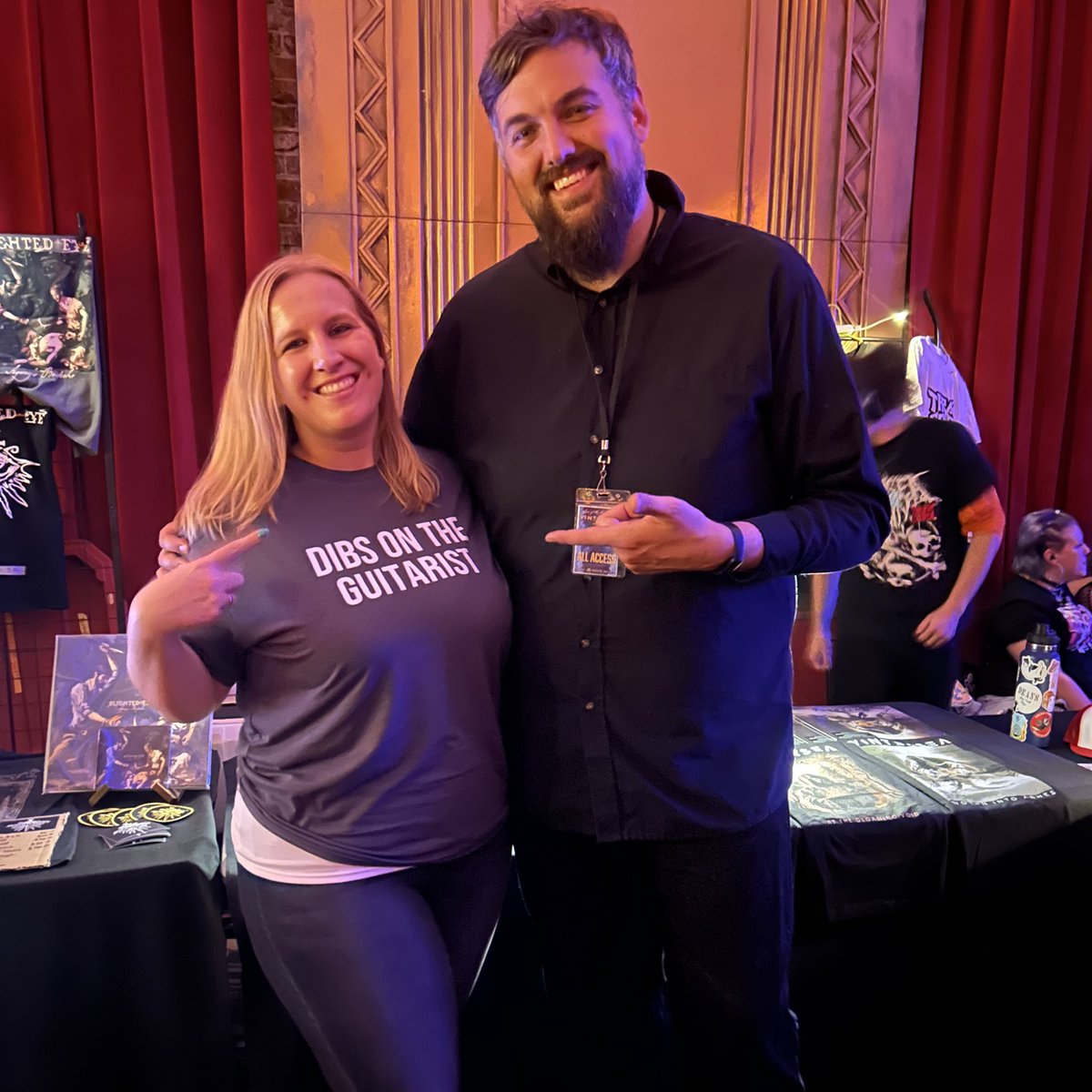 First day of the <a href="/vinterseaband/">vintersea</a> tour! I’m back to that merch girl life 😝🤘🏼