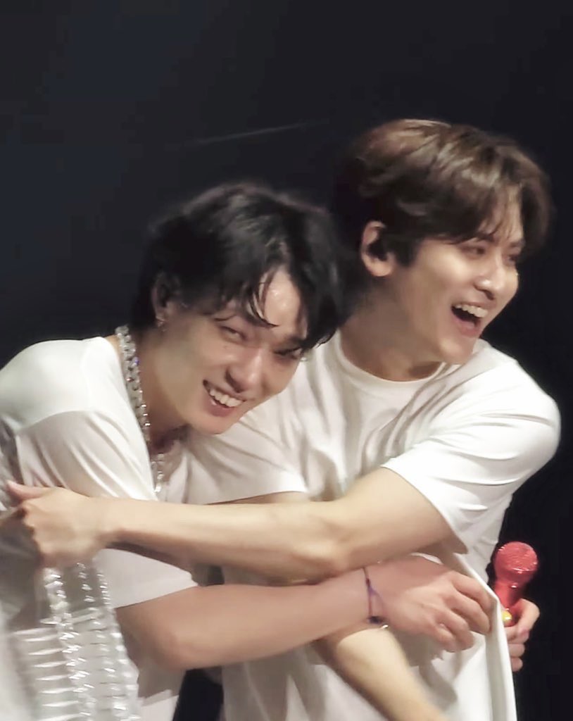 ًً (@chanwoozip2) on Twitter photo 