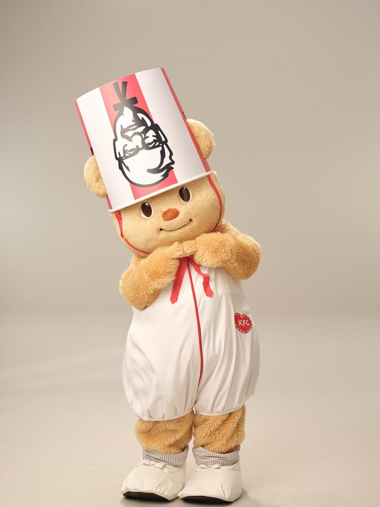 ชอบตรงแบรนด์กล้าให้แบรนดิ้งรูปผู้พันคว่ำหัวลง เพราะความเป็นจริงของเด็กเล่นซน คือต้องคว่ำปากถังใส่หัวเล่นอยู่แล้ว เป็นภาพจำกว่าเดิมอีก

#KFCxButterbear #น้องเนยลูกรักผู้พัน 
#Butterbear #ด้อมน้องเนย