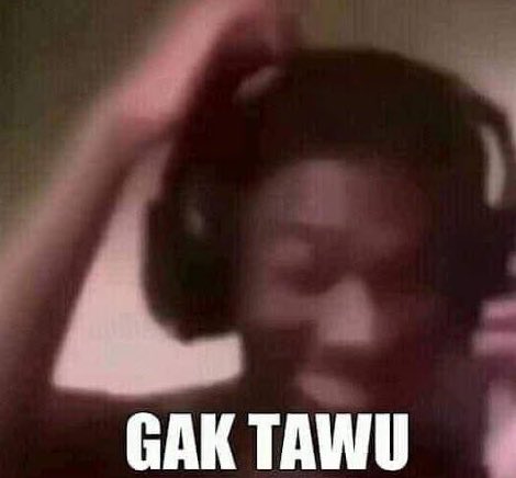 Lisablekgreen's tweet image. Kalo sekeluarga lg diem diruangan, bapak tuh suka banget ngeprank gini "wa'alaikumsalam, monggo masuk aja mas". Terus sekeluarga nengok kan ngga ada orang, bapak ngakak liat komuk kita🗿. iya bohong. Sering bgt, tp anehnya kita ttp aja nengok ketipu kelakuan belio😆😭😭😭