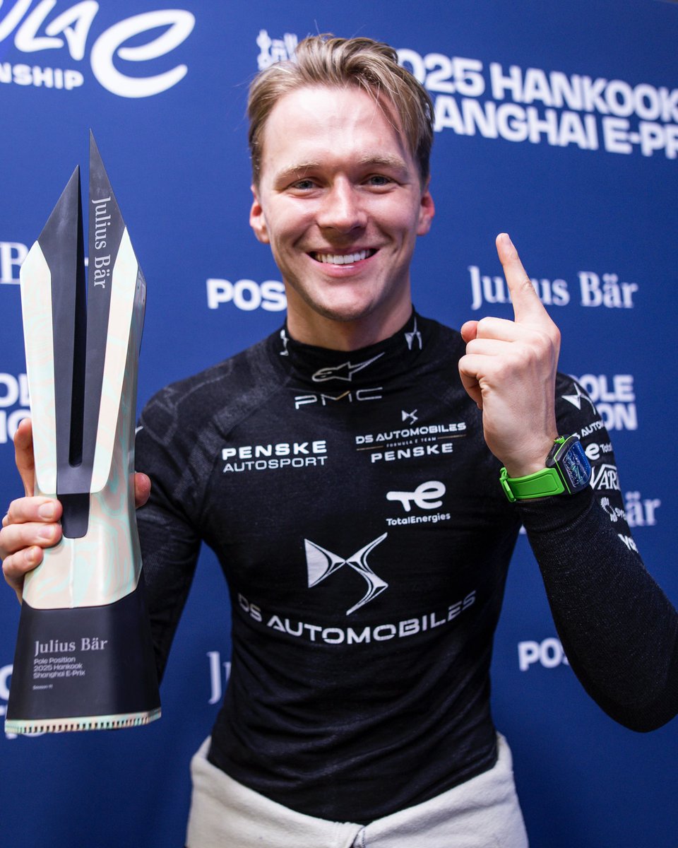POLE IN SHANGHAI! 🏆🇨🇳 Mega feeling in the laps out there in quali and really happy for the team. Ready to give it everything in the race 💪🏼