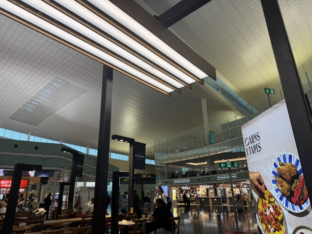 To Paris ✈️

(My mini vacation, it was about time lol)