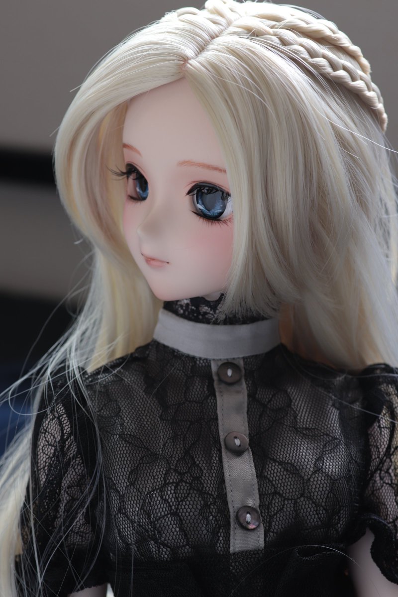 #金魚の人形救い
ラロック様 <a href="/SSS1991/">ラロック</a> が長年可愛がっていらした子をお治しさせて頂きました。
07ヘッドのお姉様でしたが、特徴的なメイクもそのままに、新たにブラッシュアップ。
前のスポーティな雰囲気も、お姉さんのようなお淑やかなお洋服も似合う子になりました。
 #金魚娘  #いぶっ子