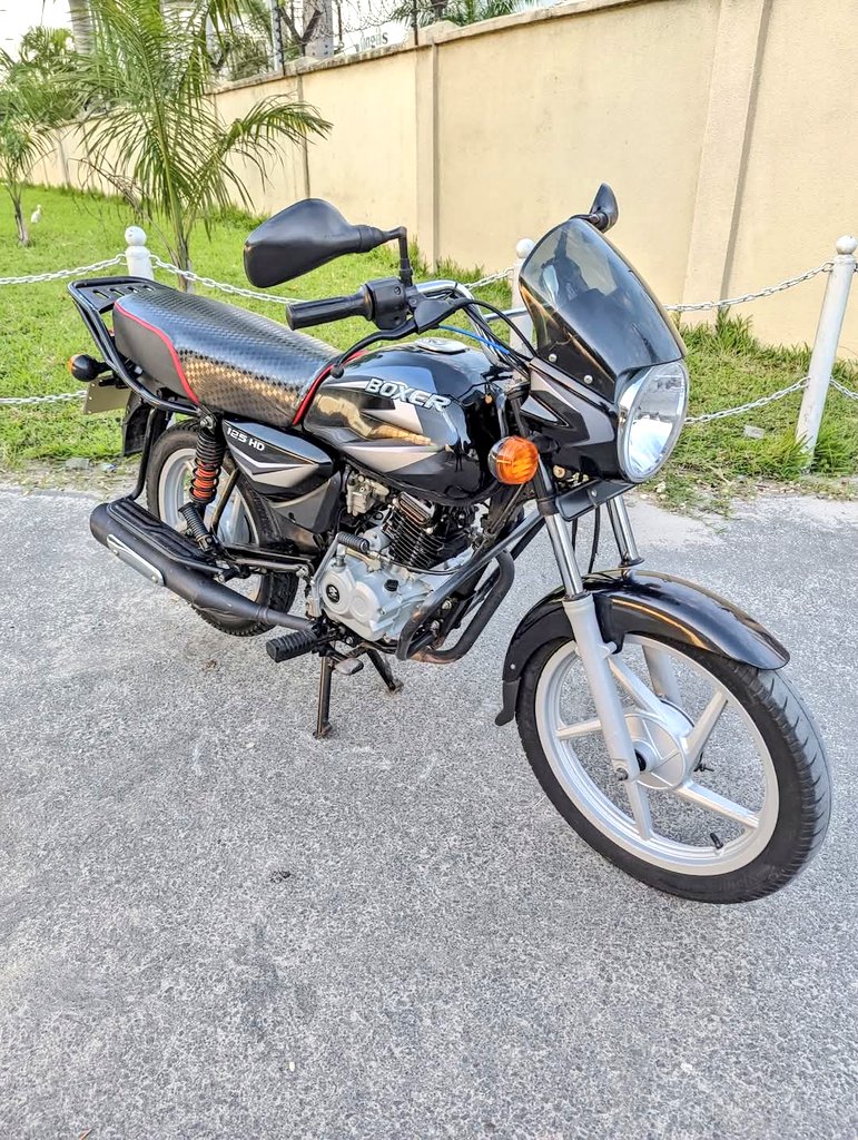 Eng_Matarra's tweet image. PIKIPIKI INAUZWA 

AINA - BOXER HD 🔥🔥🔥

REG: #ELU

◾️CC. 125
◾️GEAR TANO 
◾️STARTER JINO MOJA
◾️ENGINE HAIJAGUSWA
◾️FULL DOCUMENTS 

BEI - MILIONI 1.8 (Maongezi)

IPO DAR (Mikoani Tunasafirisha)

CALL - 0719542184