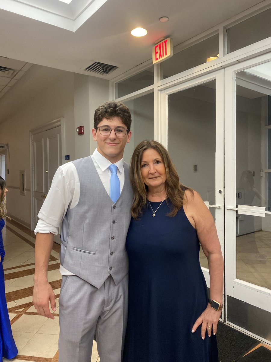 FazioSally's tweet photo. OBHS prom 2025 #ProudVP ππ€ https://t.co/MoiA2wdSj7