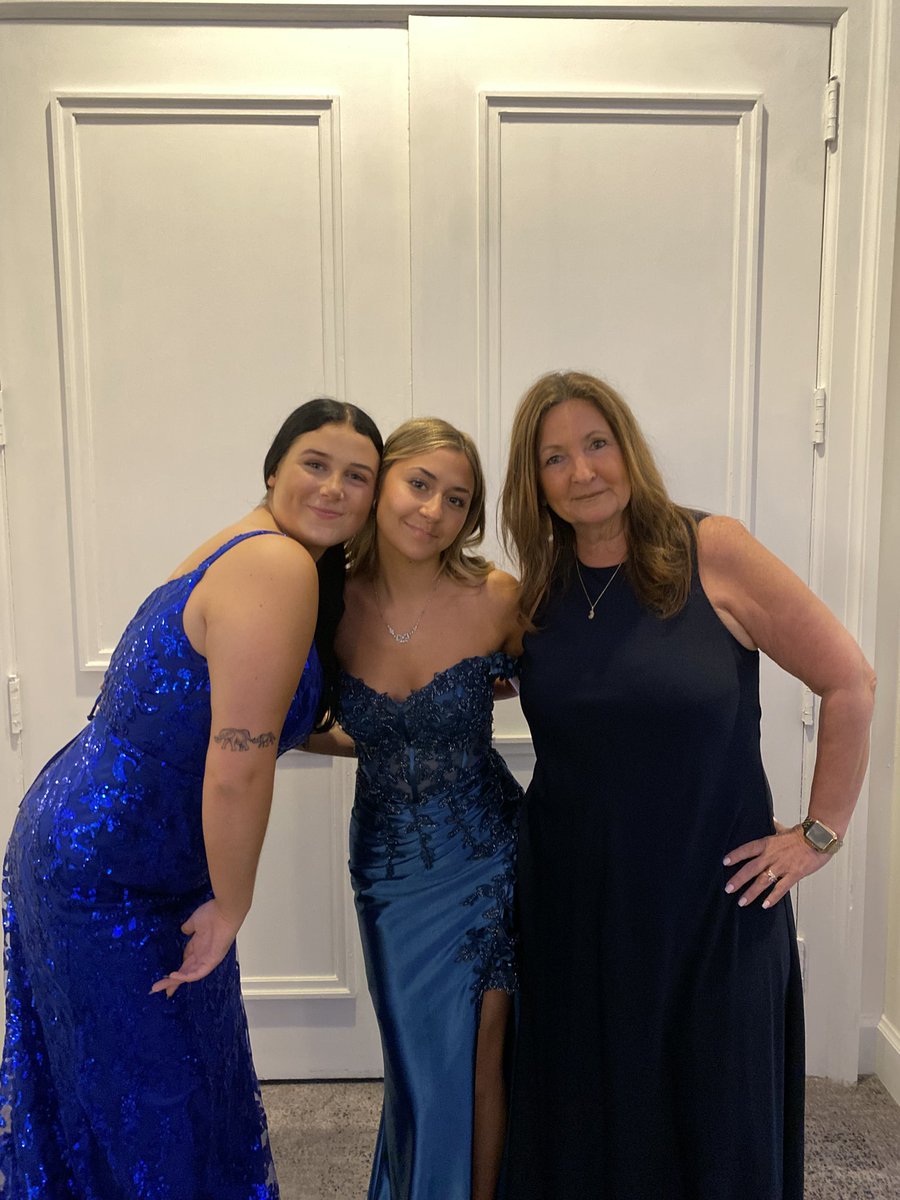 FazioSally's tweet photo. OBHS prom 2025 #ProudVP ππ€ https://t.co/MoiA2wdSj7