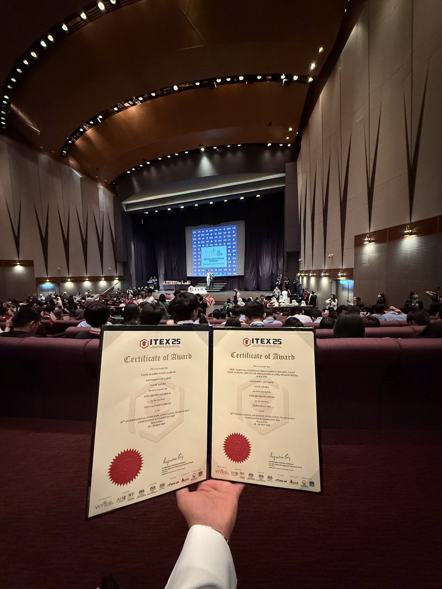 nxull5's tweet image. حلم طال انتظاره وحققته اليوم بحصولي على ميداليتين فضية🥈 على مستوى العالم في #ITEX25 بمشاركة اكثر من ٩٠٠ مخترع، شرف عظيم ان احمل شعار وطني الغالي في اكبر المحافل الدولية💚🇸🇦

شكراً لكل من دعم وحفز وساهم في هذا النجاح والقادم اجمل باذن الله💚