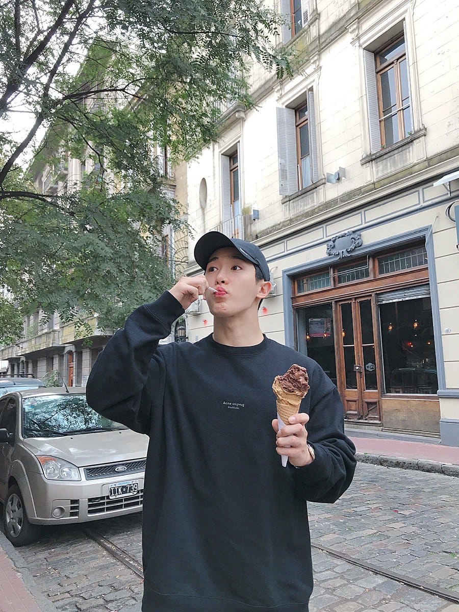 MonweneeArg's tweet photo. Wonho tiene que volver! Y tomar un helado en San Telmo :D
@kin_stage @mondaylab_latam @monday_lab @Highline_Ent #WENEEdWonhoinArgentina https://t.co/Kgr9QJJfcl