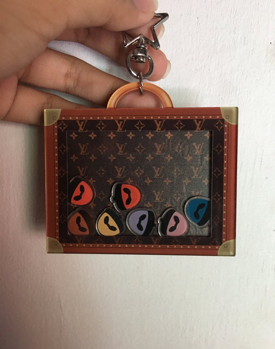 021894seokie's tweet photo. tysm for doing a ga @httpzjinnie , I just got the shaker. So cuteeeee ><
#httpzproofz https://t.co/clzVzPi76J