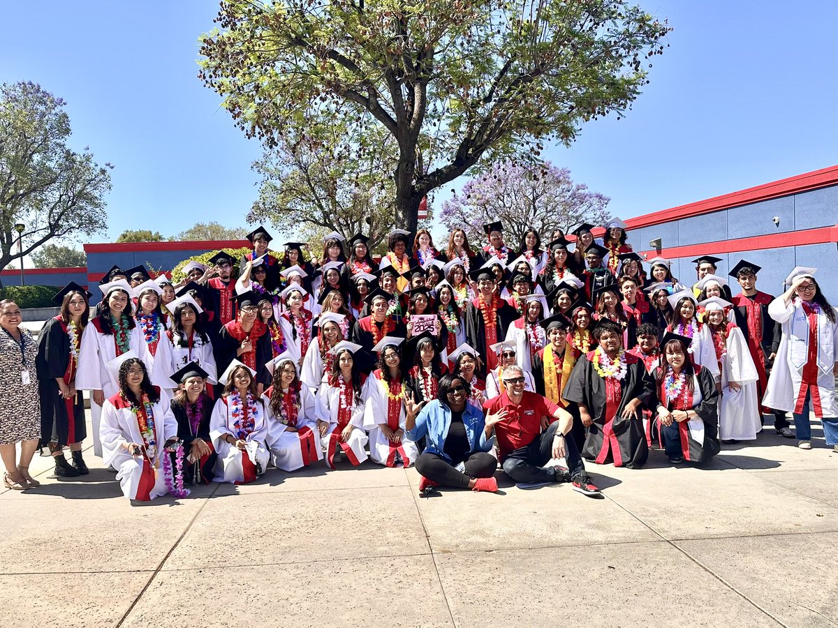 CONGRATULATIONS TO @valleyviewhigh  Class of 2025.  Thank you for visiting Panther Nation, we know that you are FUTURE READY and we can’t wait to see how you IMPACT THE WORLD 🎉🎉🎉!!!
#pantherpride #panthernation #pantherproud #classof2025 #MVUSDseniorinspirewalk