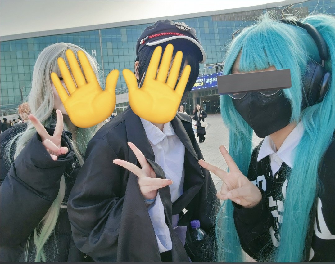 #사람을찾습니다 #RT
사람을 찾습니다.
사진 속 코스어를 찾습니다.

사진 촬영 일시: 2023년 12서코
코스캐: 지박소년 하나코군 츠카사 (추정)

개인적으로 여쭤볼 게 있어 찾습니다.

기억상 재현? 같은 닉네임이었고
프세카 아키토 스튜촬이 헤더였습니다.
900팔 정도 되셨던 걸로 기억합니다.