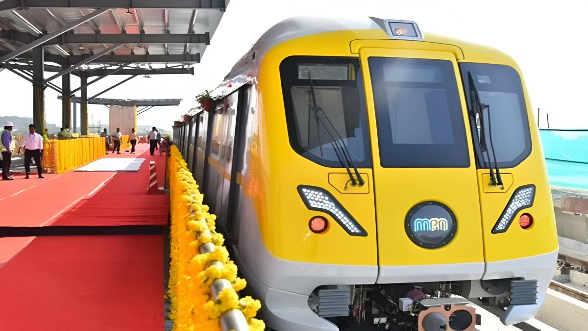 yamini96_'s tweet image. 📍#IndoreMetro Phase-1 goes live today!

✅ MP’s first metro
✅ PM Modi to inaugurate
✅ India touches 18 cities with metro connectivity

A bold step towards smarter, faster, cleaner public transport 

#MetroIndia #DevelopmentWithModi #NayaBharat