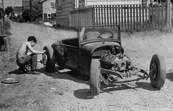 vintagestuff4's tweet photo. A boy and his car
c. 1940's https://t.co/gzPdzZCRwe