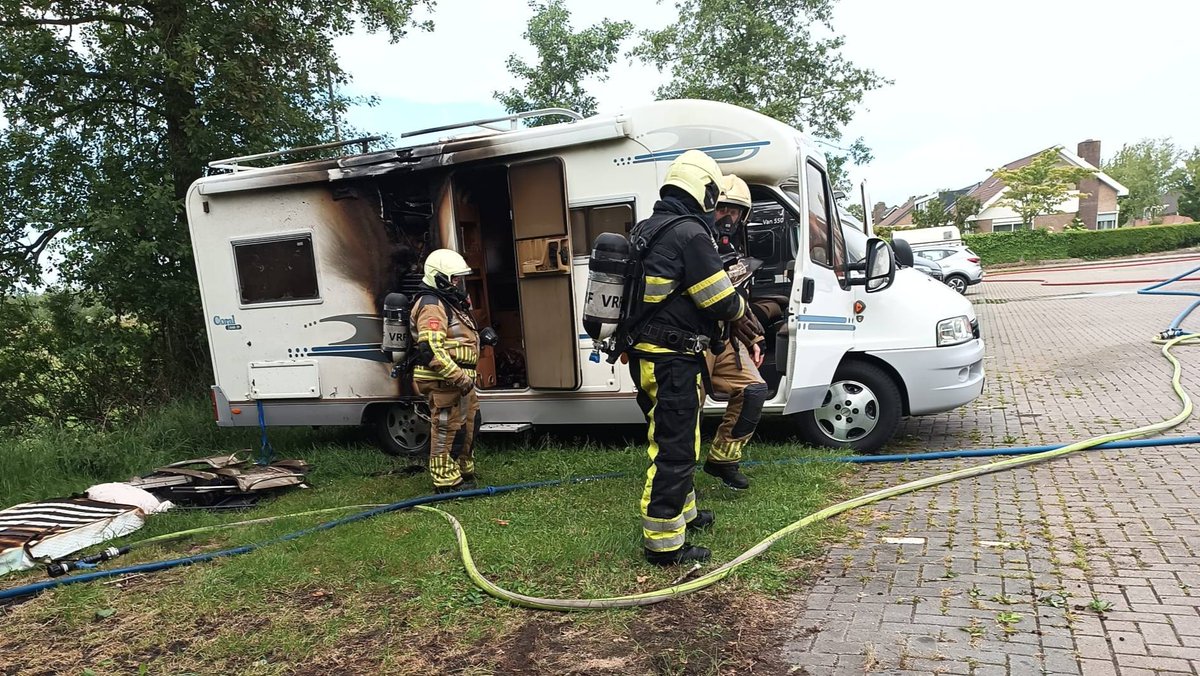 Camperbrand in Earnewâld snel onder controle - rtvnof.nl/camperbrand-in…