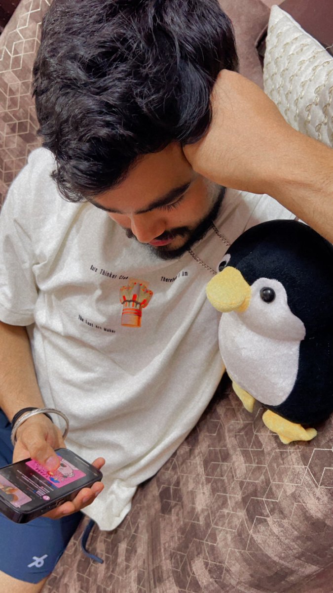 Mee and Bengu just chilling after grinding hard on Loud.


Kinda tired, a bit Sad too, but honestly excited to see how the money moves in Web3, especially in NFTs after the launch.

Big congrats to everyone who made it to Phase1 wl spot 

If you didn’t, no stress. More big