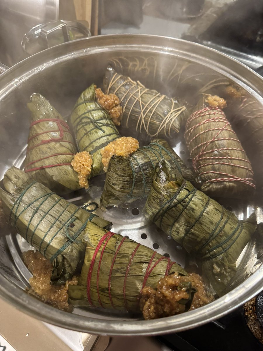 端午节吃粽子吧！过几天再发肉粽的图😇😇😇