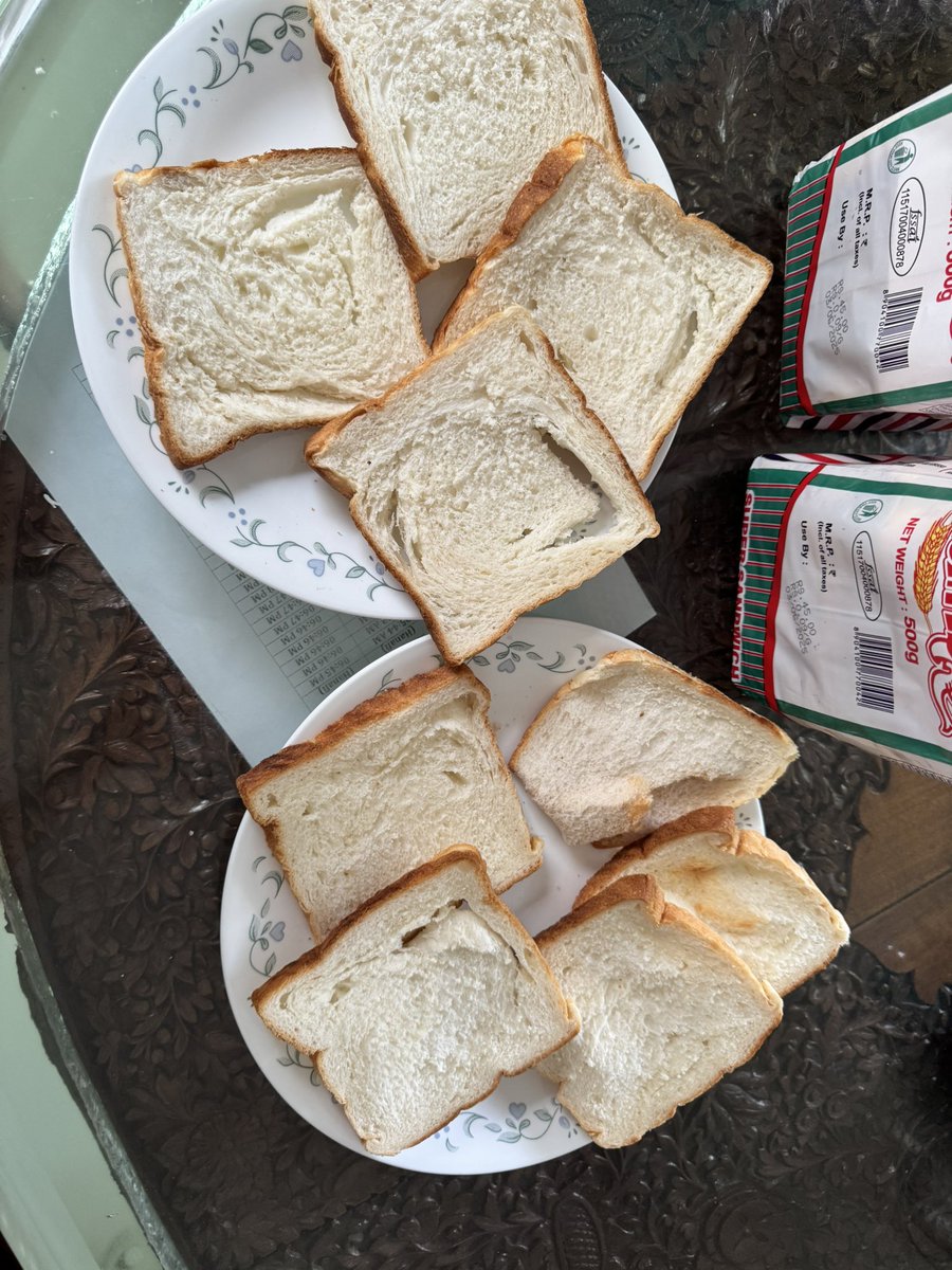 rafedaf's tweet photo. Bimbo bread, very disgraceful, inferior bimbo products, is it for humans to consume or cattle? 
Why does customer have to suffer or has it become a norm for Indians to cheat or be cheated. @bandrabuzz https://t.co/2l634HVLIQ