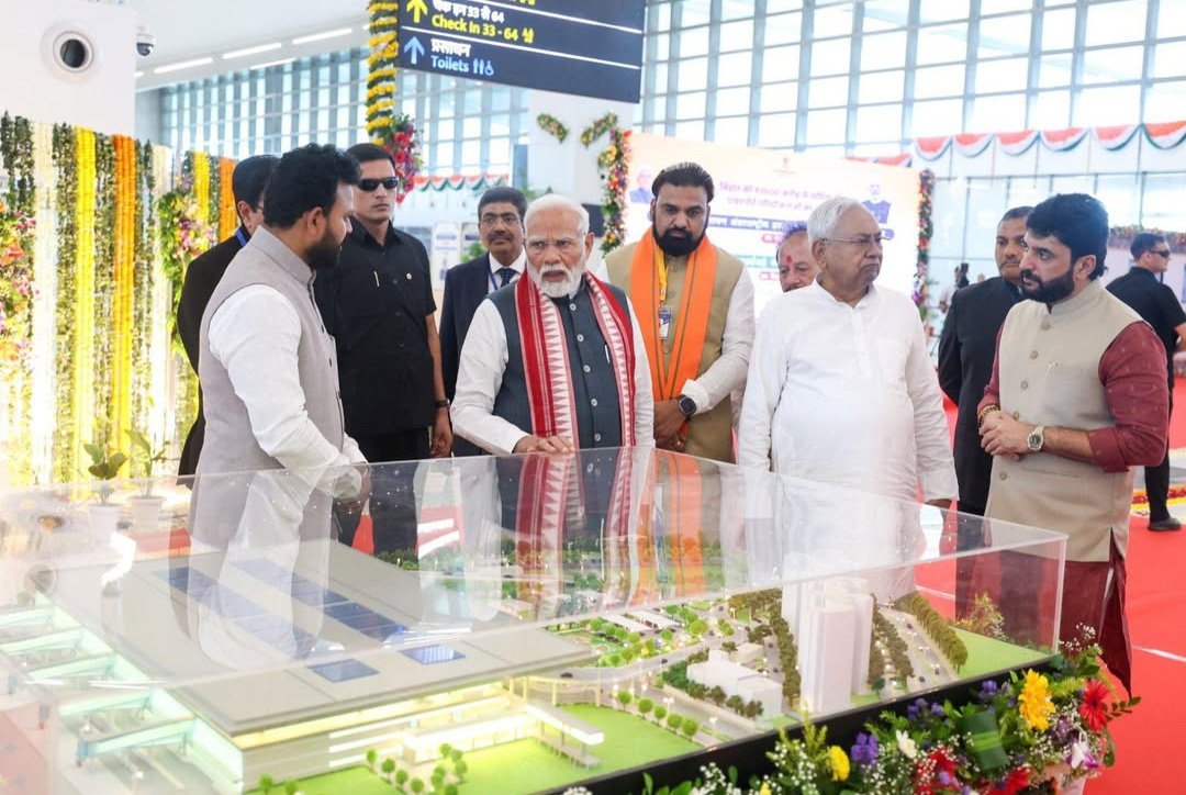 DeshVaani_'s tweet photo. Patna Airport is getting revamped. Now flights will be available to international destinations like Dubai from Patna. The capacity of the airport is going to increase multifold.
#patnaairport 
#BiharThanksModiji https://t.co/wF2RCYPmCQ