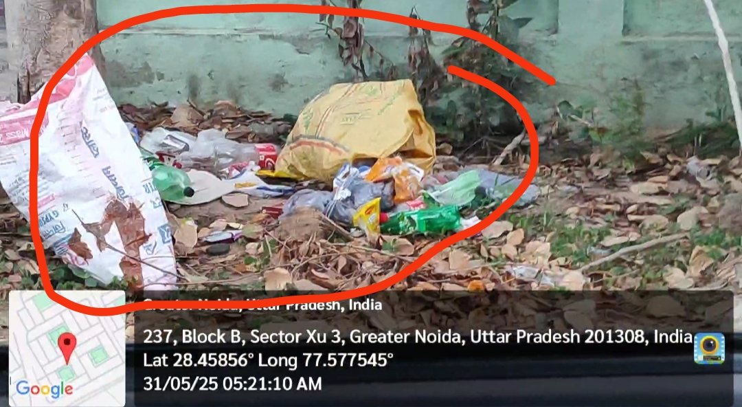 lokutthansamiti's tweet image. @OfficialGNIDA @CPCB_OFFICIAL @SwachhBharatGov
ग्रेटर नोएडा में अब कूड़े के बैग भी ट्री हाउस बना रहे हैं!🌳🛍️
NPCL फीडर बॉक्स बना &apos;कूड़ा विश्राम स्थल&apos; 📦
गली-मोहल्ले बन गए हैं कूड़ा आर्ट गैलरी 🎨

स्वच्छ भारत मिशन?
वो तो शायद छुट्टी पर है! 🤷‍♂️

#GreaterNoida #CleanIndiaChallenge