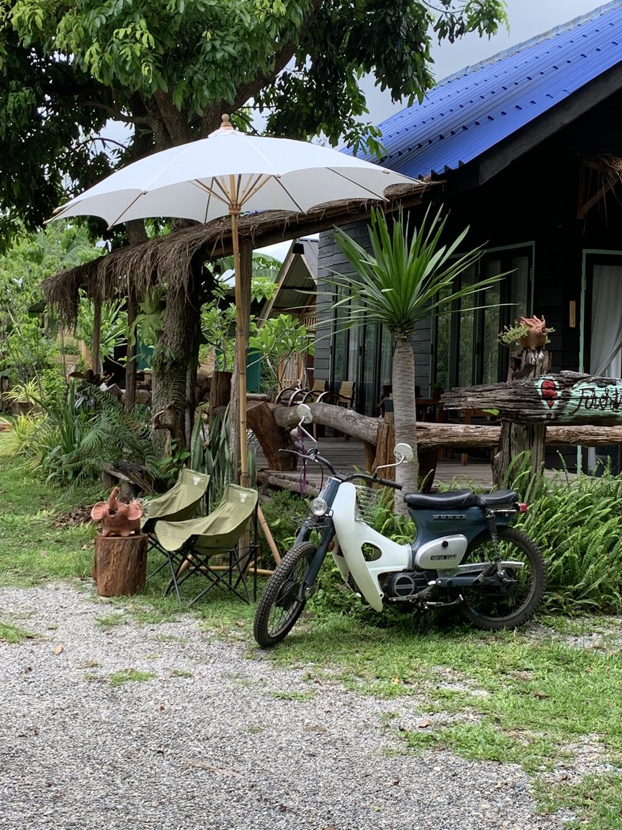 วันหยุดนี้แวะมาทักทายกันได้ครับ @ForestHillบ้านเล็กในป่าสัก