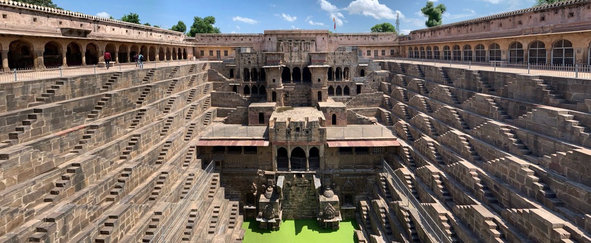 #HotTake146: Indian cities must tackle chronic flooding by building urban discharge pits that channel rainwater into tanks &amp; recharge aquifers. But here's an opportunity: design them as public spaces😃

Think Netherlands🇳🇱—26% of the Country below sea level—where flood basins
