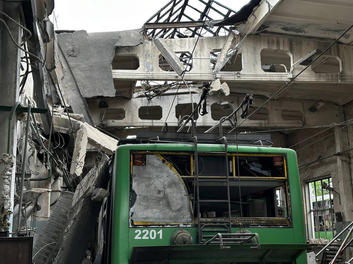 Russians attacked a passenger bus depot in Kharkiv.

It was a completely civilian facility.

Terror of the civilian population continues every day