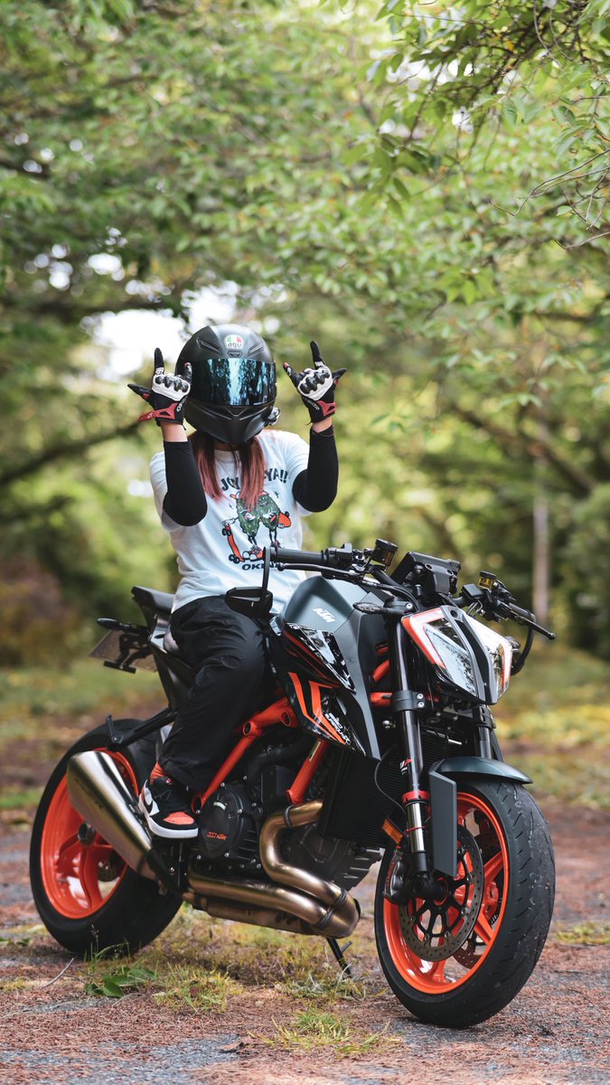 osx0625's tweet photo. ずっと憧れだった✨✨✨
1290 SUPER DUKE R 🍊納車ﾃﾞｽ‼️
KTM界隈の皆様よろしくお願いします🥹🙌🧡
#SDR1290
#コーナーで差をつけろ https://t.co/ybF6XaEfot